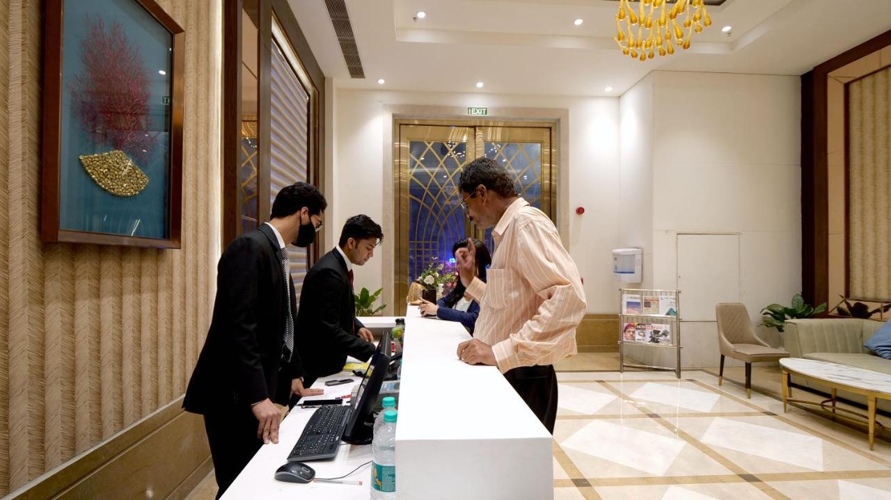 Orana Aurnum Hotel New Delhi Exterior photo